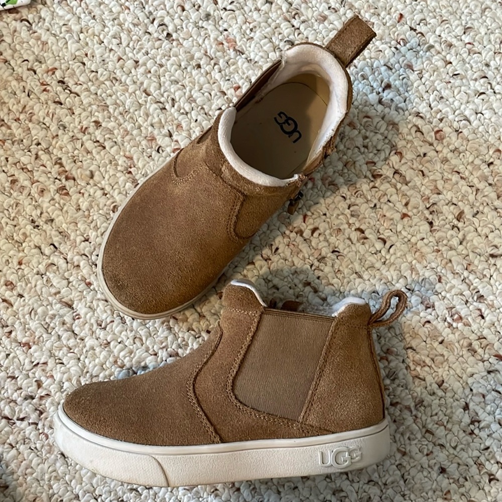 Ugh Kids Hamden II in Chestnut, Size 11